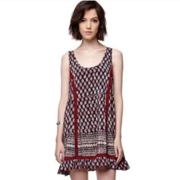 House of Harlow 1960 Dresses & Skirts - House of Harlow 1960 Navy Maroon Paisley Dress